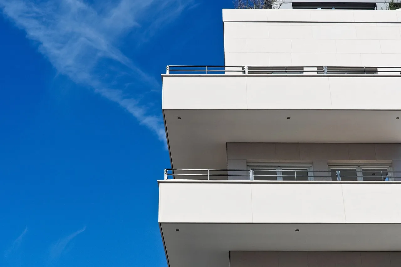 architecture, balconies, house, building, facade, modern, reside, skyscraper, house facade, urban, downtown, city, dusseldorf, window, modern architecture, high, city center, property, white, residential house, living room, outlook, clouds, heaven, nature, apartment, rental fee, investment, apartments for rent