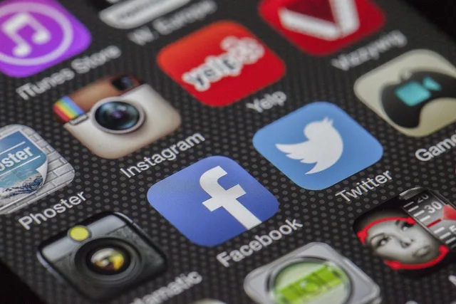 phone, display, apps, applications, screen, phone applications, mobile phone, smartphone, cellphone, phone screen, phone display, twitter, facebook, instagram, multimedia, social media, social network, social networking, mobile, facebook, social media, social media, social media, social media, social media. Checking which social metrics a platform can actually retrieve